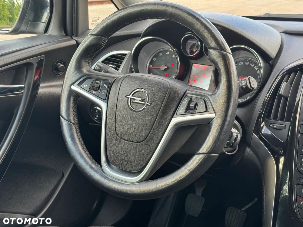 Opel Astra 1.4 Turbo Exklusiv - 23