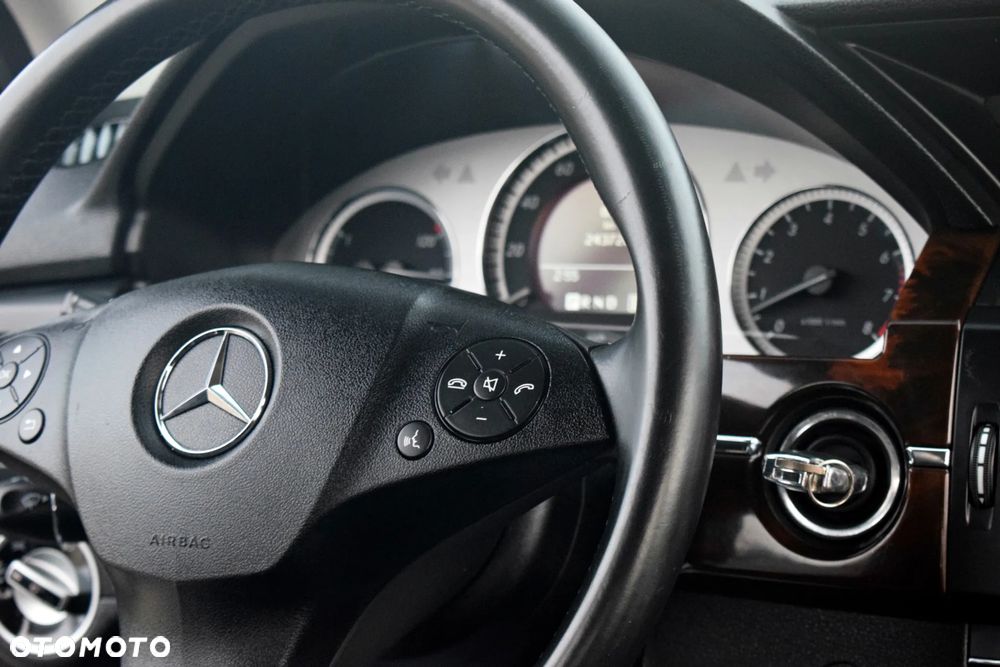 Mercedes-Benz GLK 350 4Matic 7G-TRONIC - 36