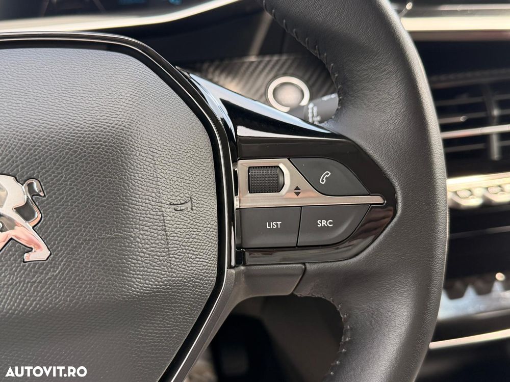Peugeot 2008 1.2 L PureTech STT Allure - 36