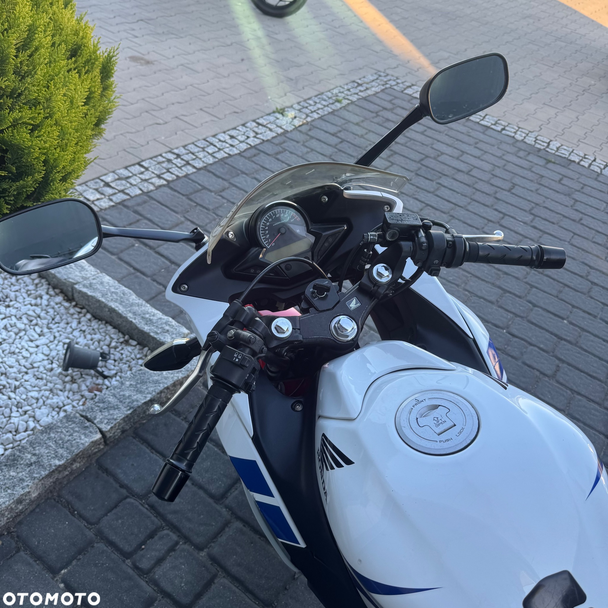 Honda CBR - 7