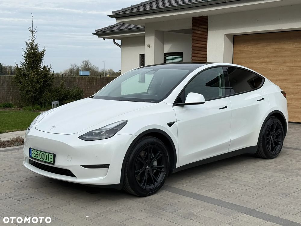 Tesla Model Y - 3