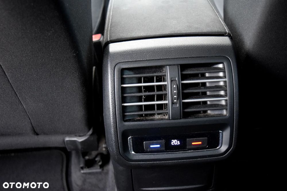 Volkswagen Passat 2.0 TDI (BlueMotion Technology) Comfortline - 16