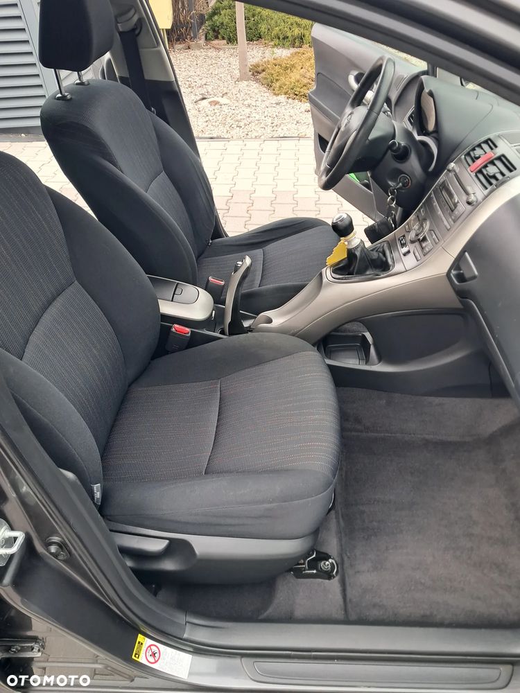 Toyota Auris 1.6 VVT-i Executive - 10