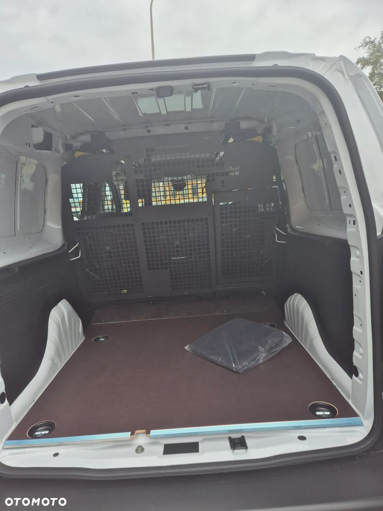 Opel Combo Cargo L2 Załogowy 1.5 Diesel 102 KM MT6 - 4