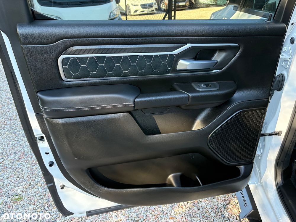 Dodge RAM 5.7 4x4 - 21