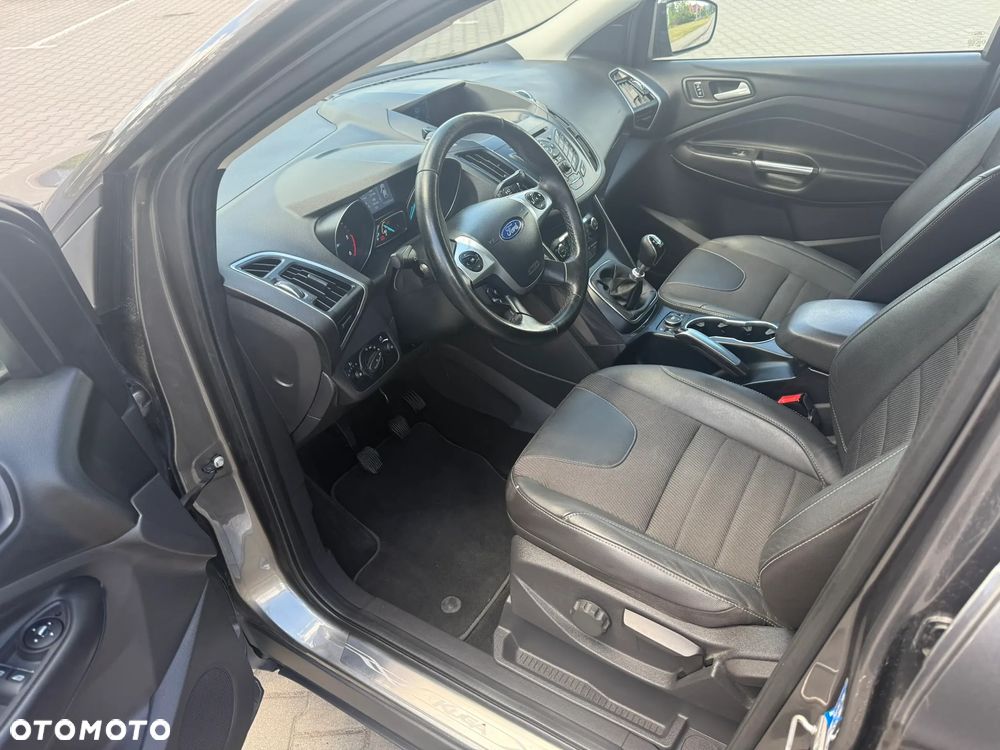 Ford Kuga 2.0 TDCi Titanium FWD - 28