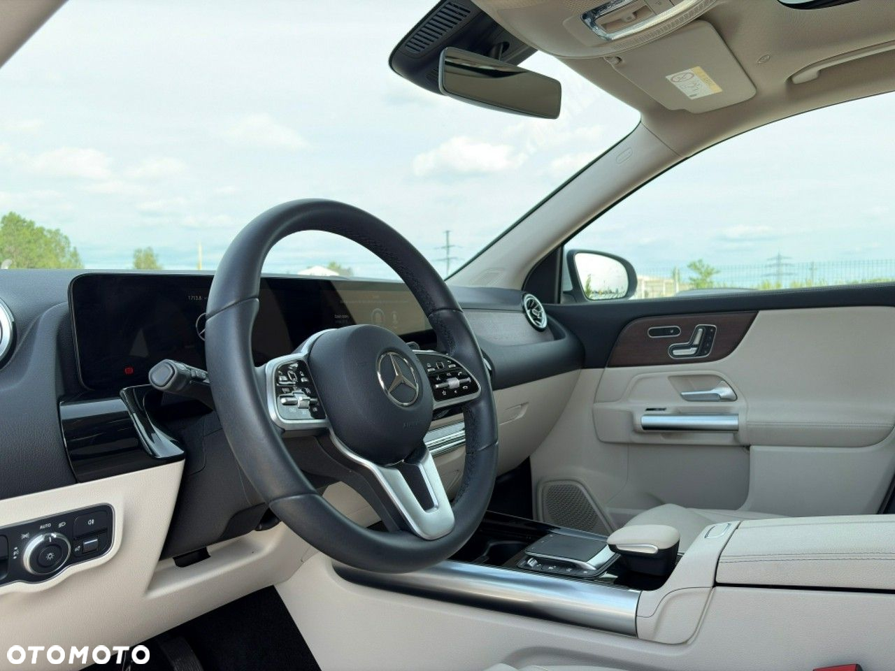 Mercedes-Benz GLA - 11