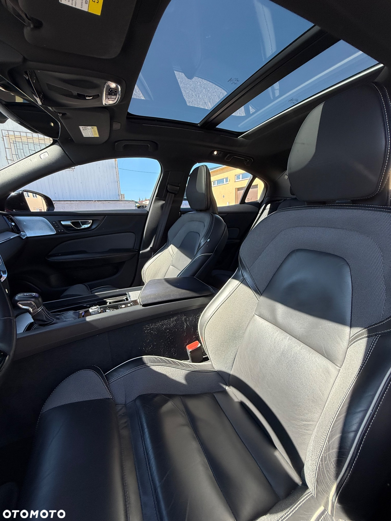 Volvo S60 T6 AWD R-Design - 10