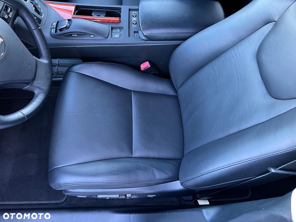 Lexus RX 450h (hybrid) - 13