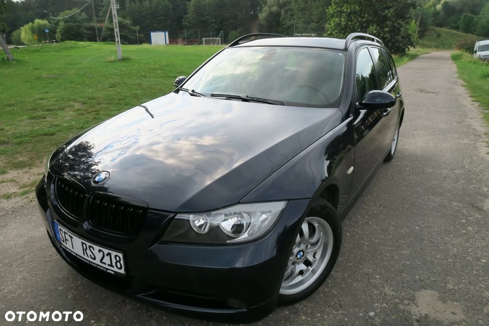 BMW Seria 3 320i Touring - 13