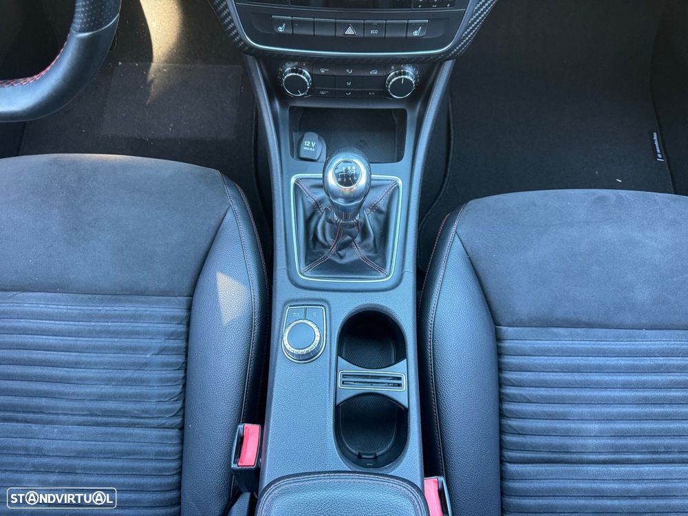Mercedes-Benz A 200 CDi BE AMG Line - 26