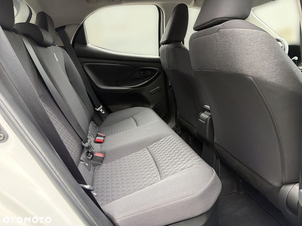 Toyota Yaris - 10