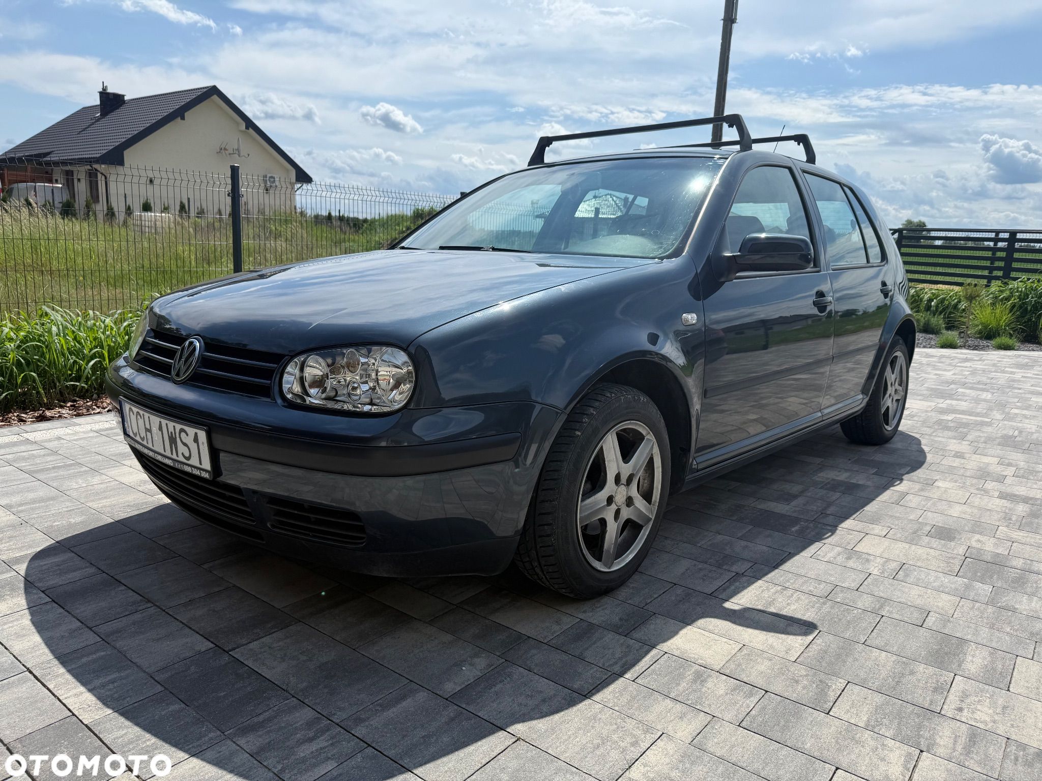Volkswagen Golf - 1