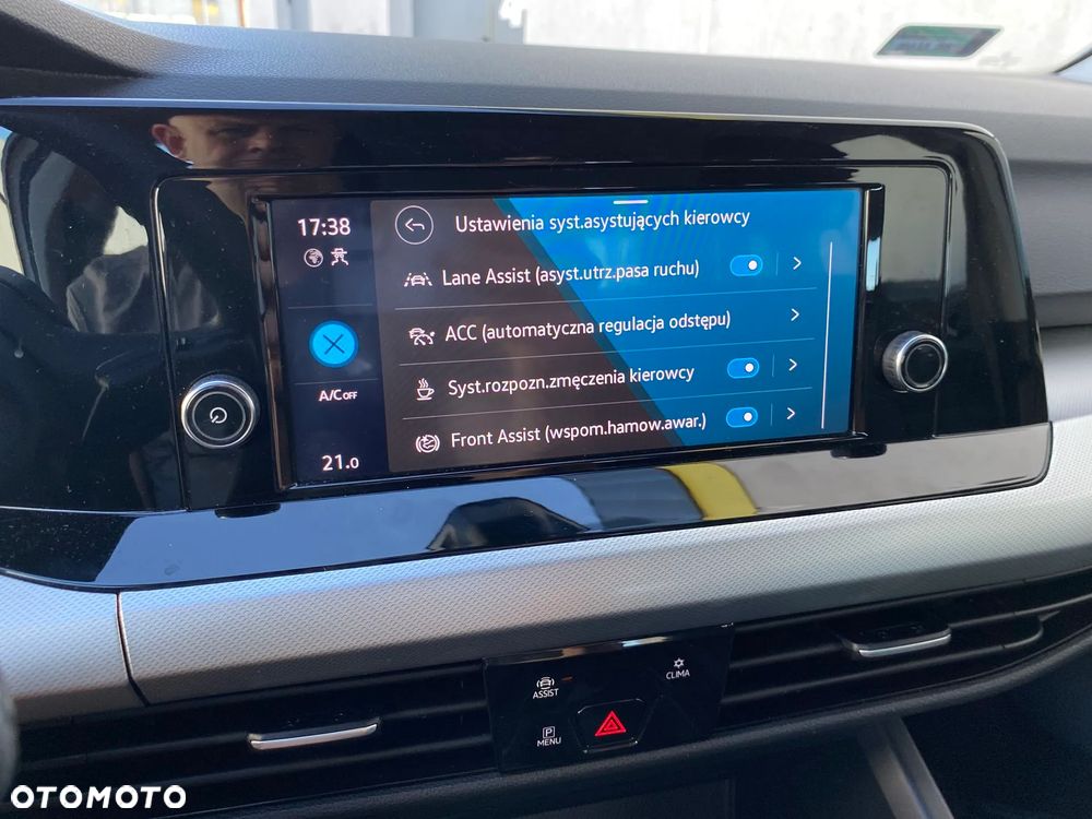 Volkswagen Golf 1.0 TSI Life - 24
