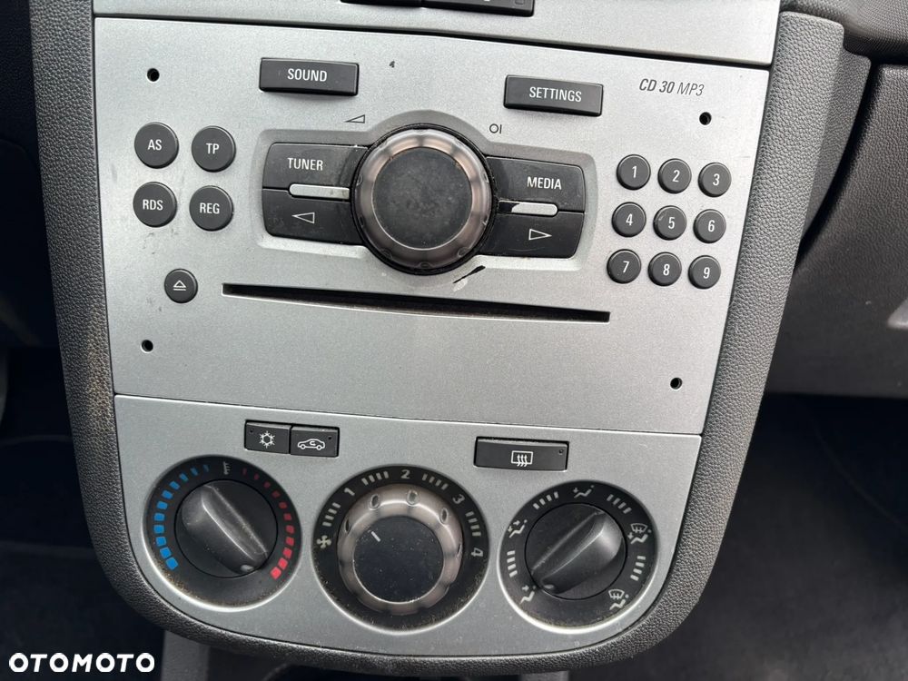 Opel Corsa 1.2 16V Edition / Active - 18