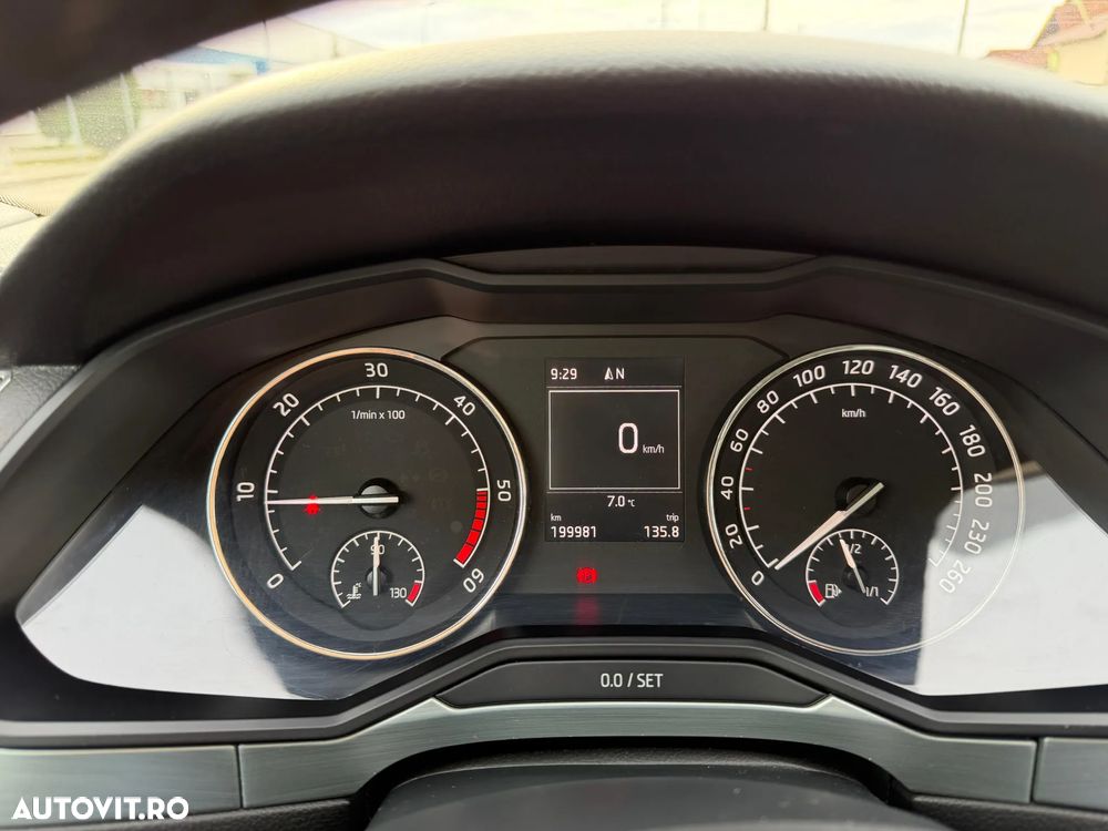 Skoda Superb 2.0 TDI Ambition - 13