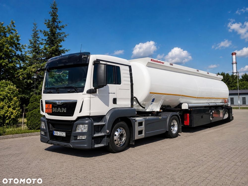 Kassbohrer Cysterna ADR bardzo lekka(5620kg) 5 Komorowa Wydawką - 1