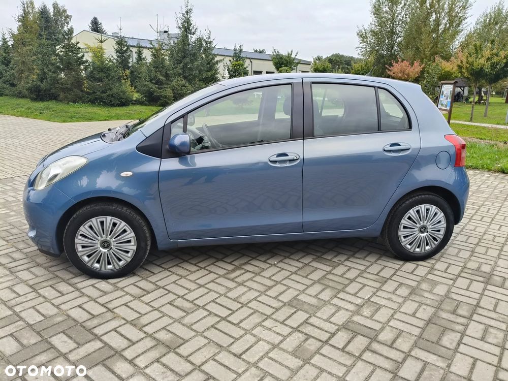 Toyota Yaris - 12