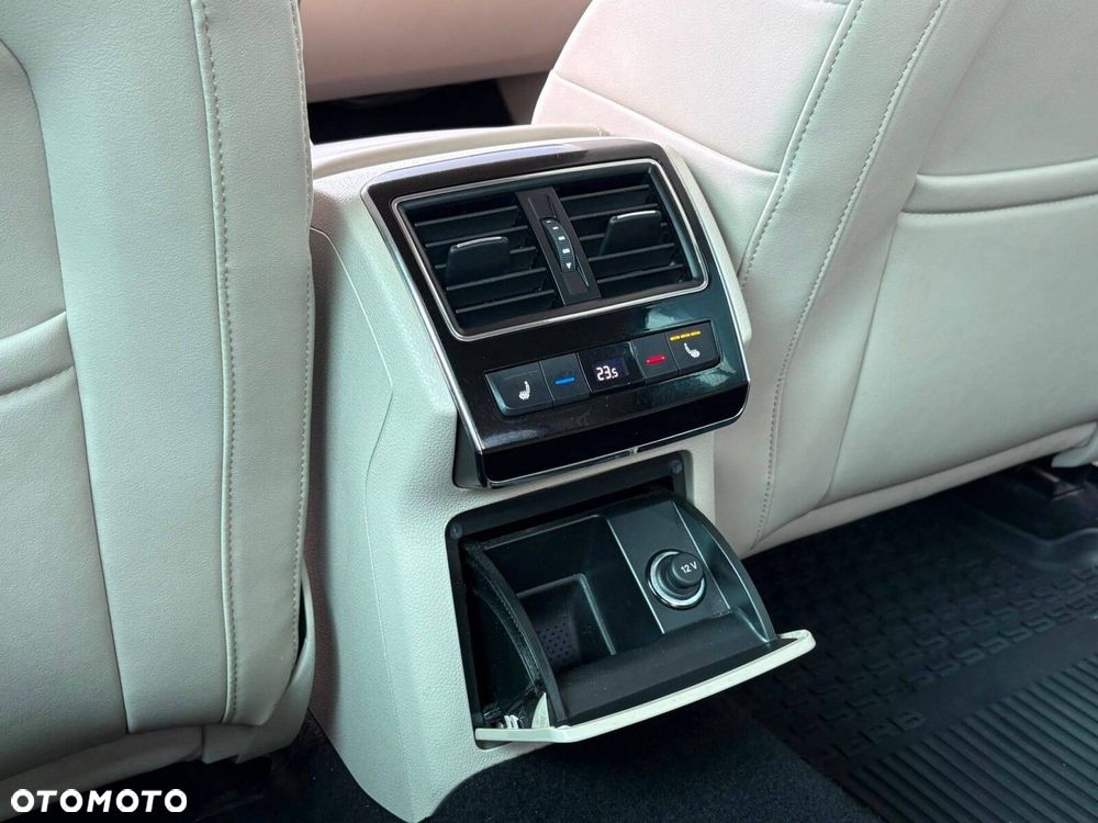 Skoda Superb 2.0 TDI 4x4 L&K DSG - 15