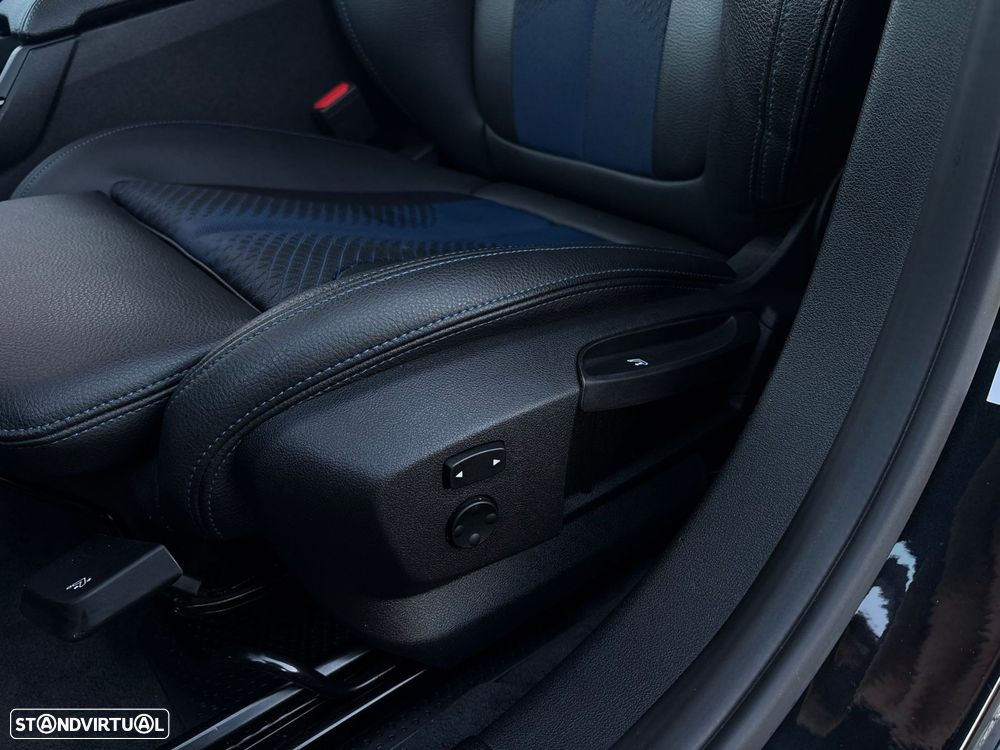 BMW 118 i Pack Desportivo M Auto - 23