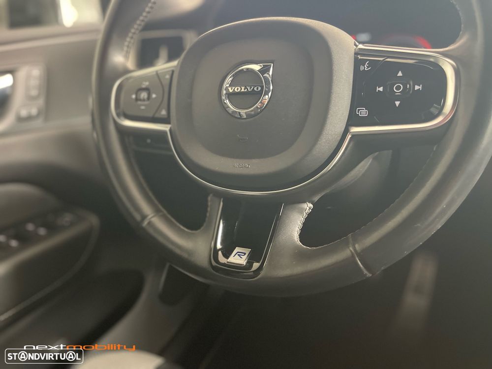 Volvo XC 60 2.0 T8 PHEV R-Design AWD - 15