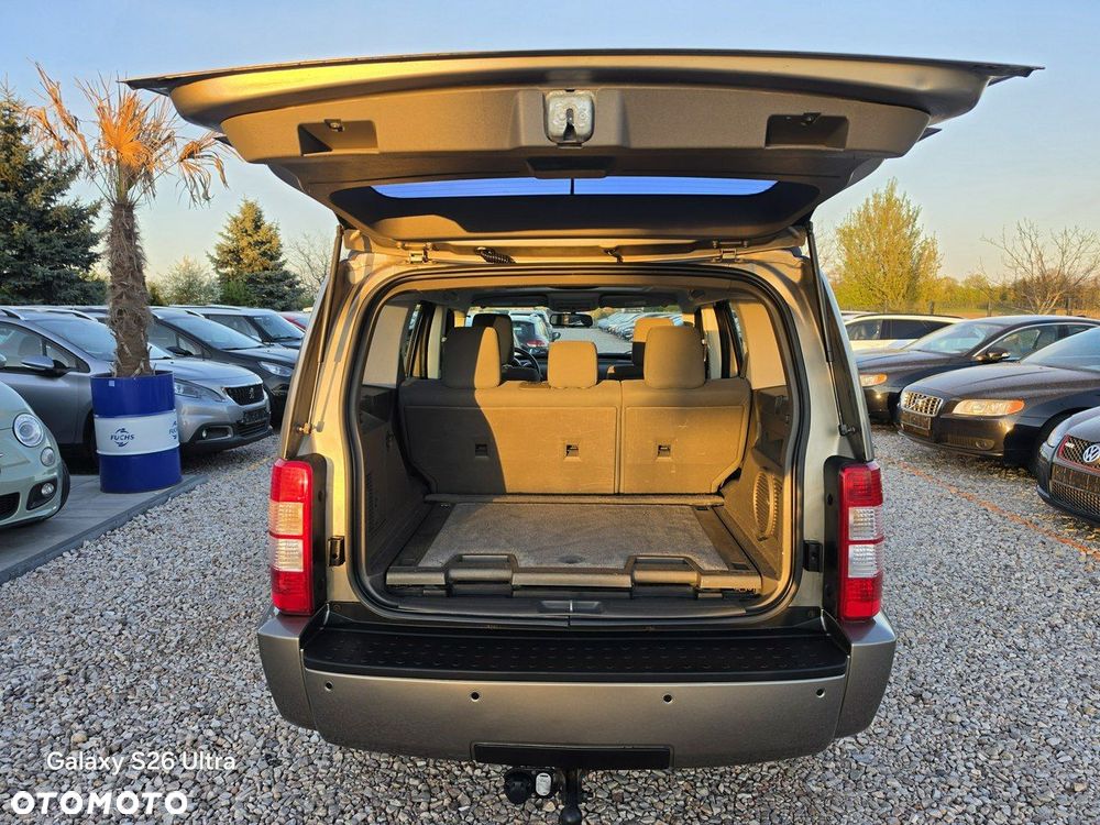 Dodge Nitro - 38
