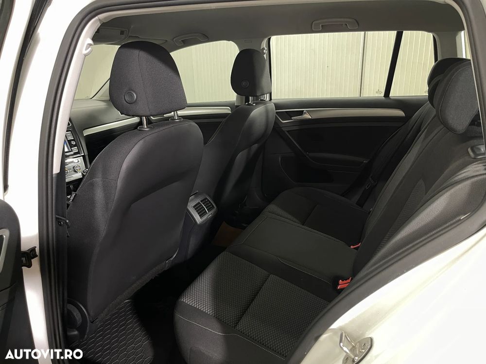 Volkswagen Golf 1.6 TDI Trendline - 12