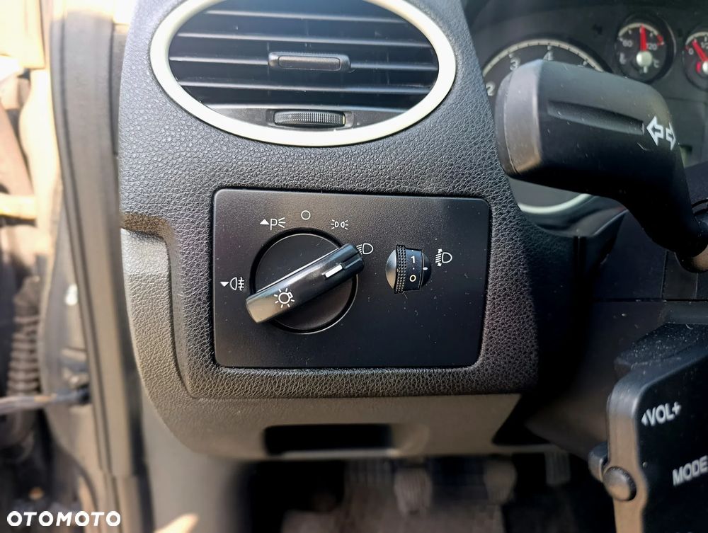Ford Focus 1.4 16V Fun - 17