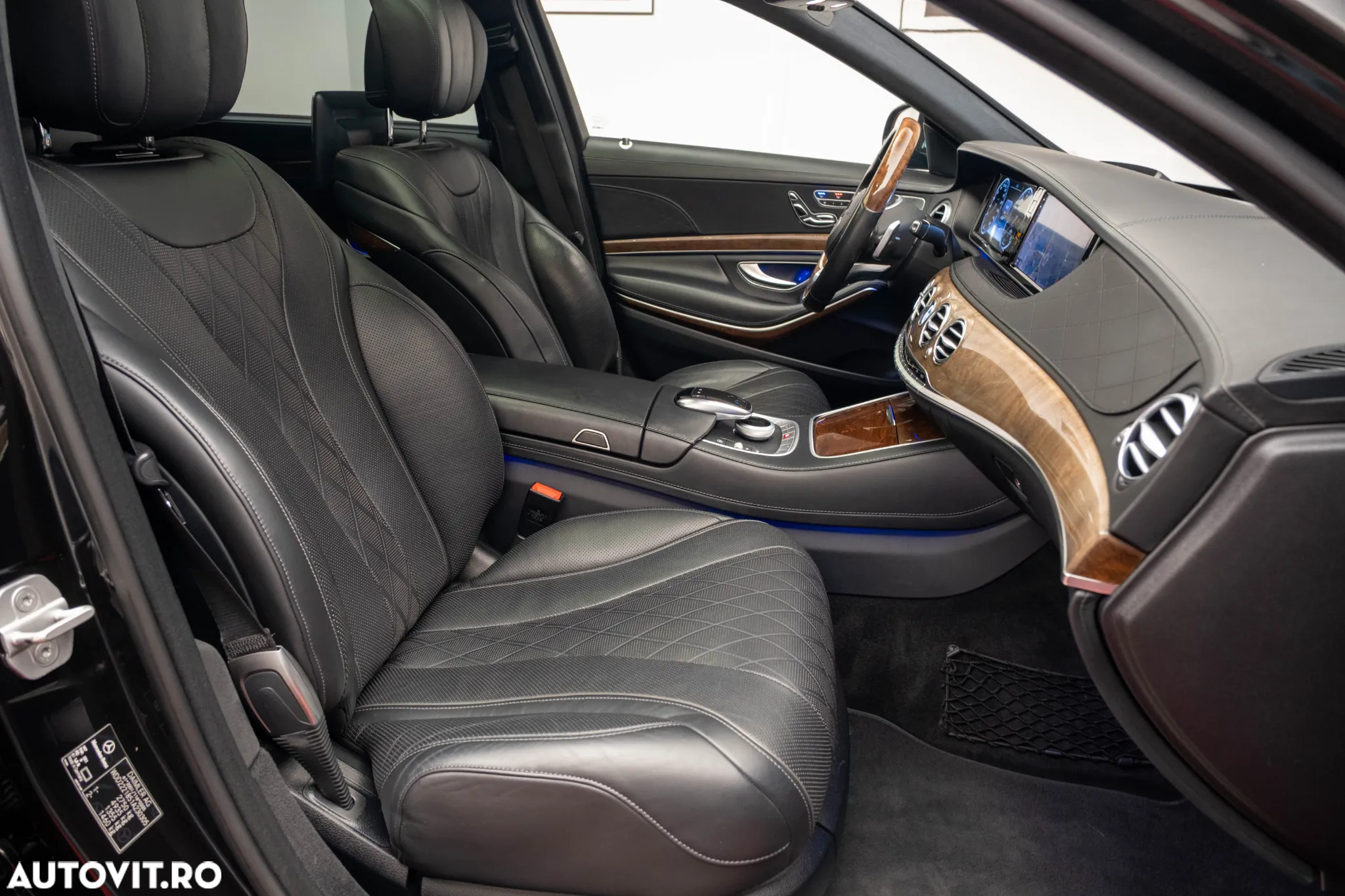Mercedes-Benz S 500 L 4Matic 9G-TRONIC - 24