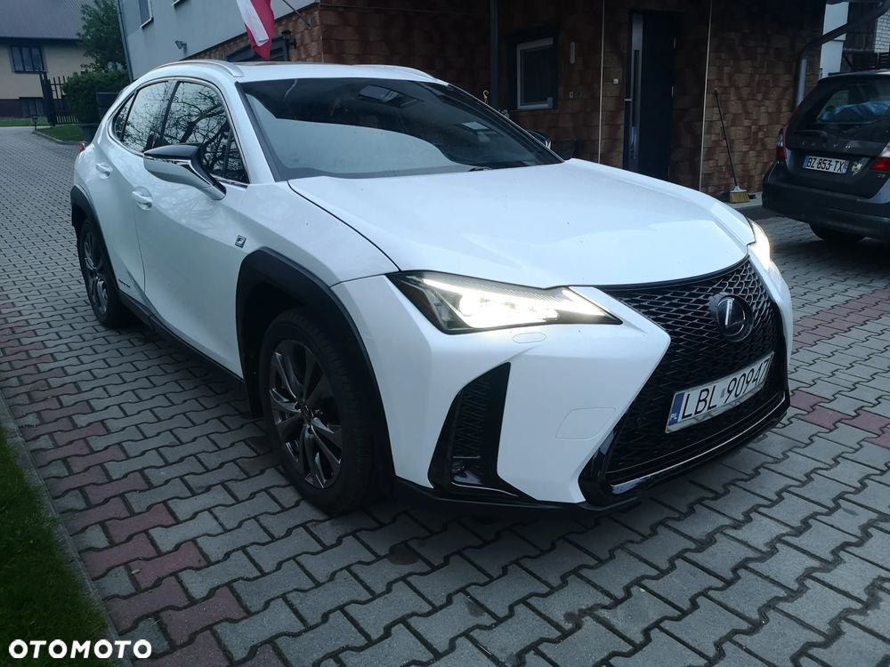 Lexus UX - 5