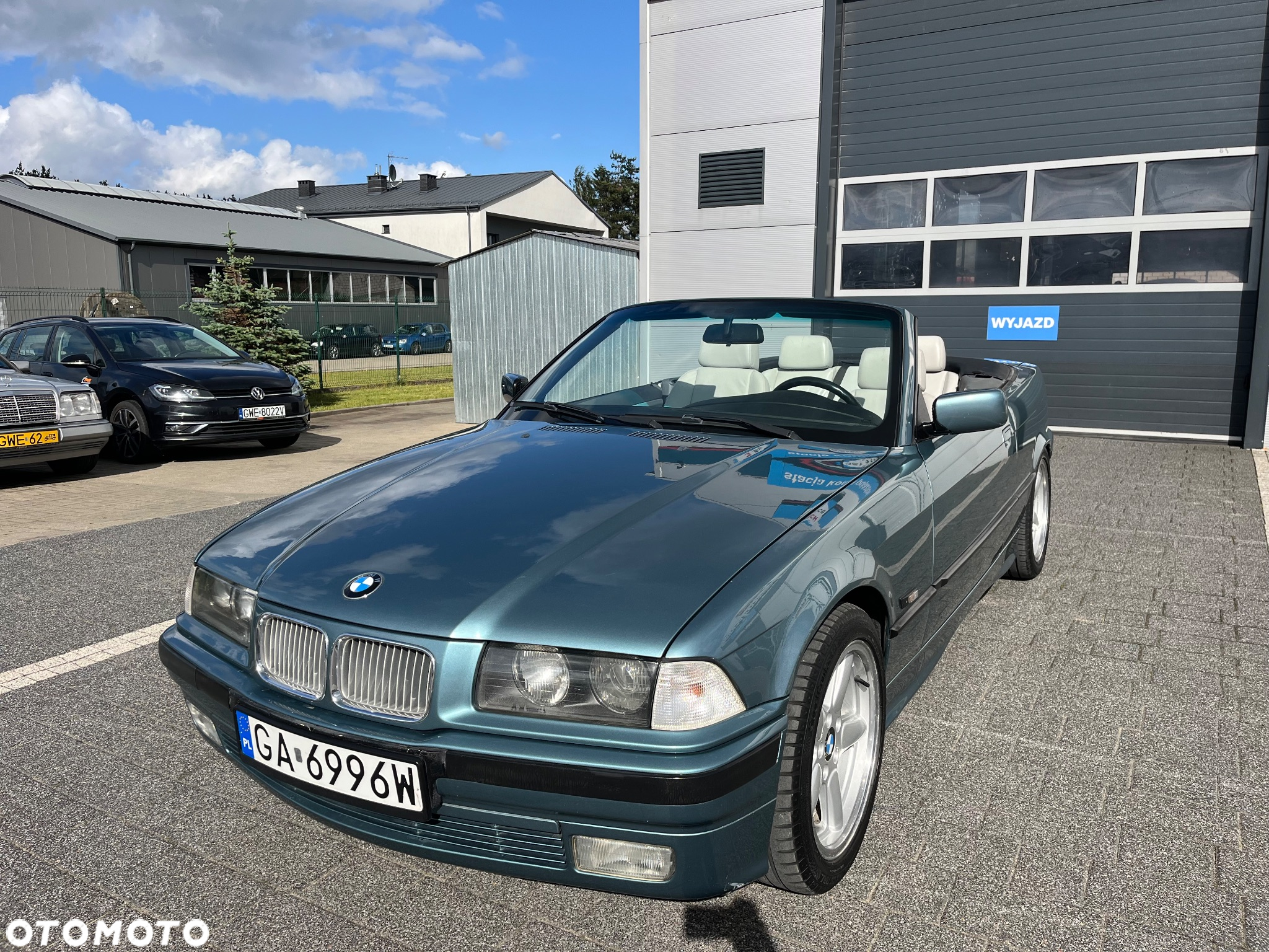BMW Seria 3 318i Cabriolet - 9