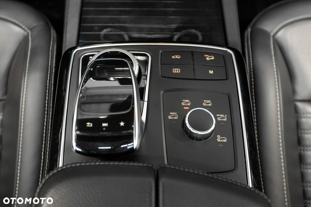 Mercedes-Benz GLE - 31
