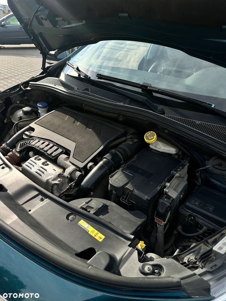 Peugeot 2008 1.2 Pure Tech Allure S&S EAT6 - 19