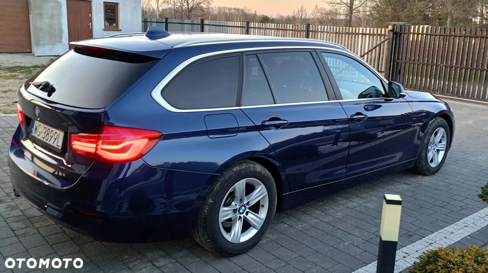 BMW Seria 3 320d Sport - 6