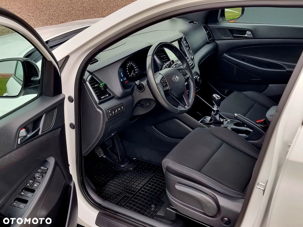 Hyundai Tucson blue 1.6 GDi 2WD Navi - 12