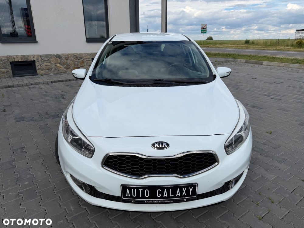 Kia Ceed - 12