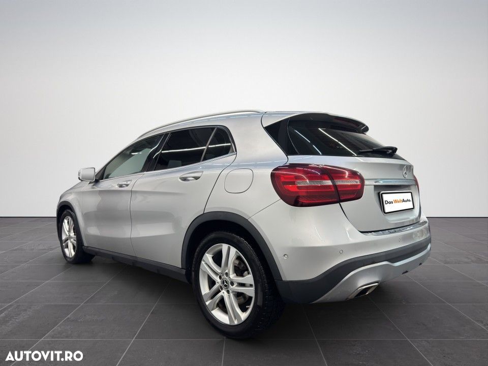 Mercedes-Benz GLA - 6