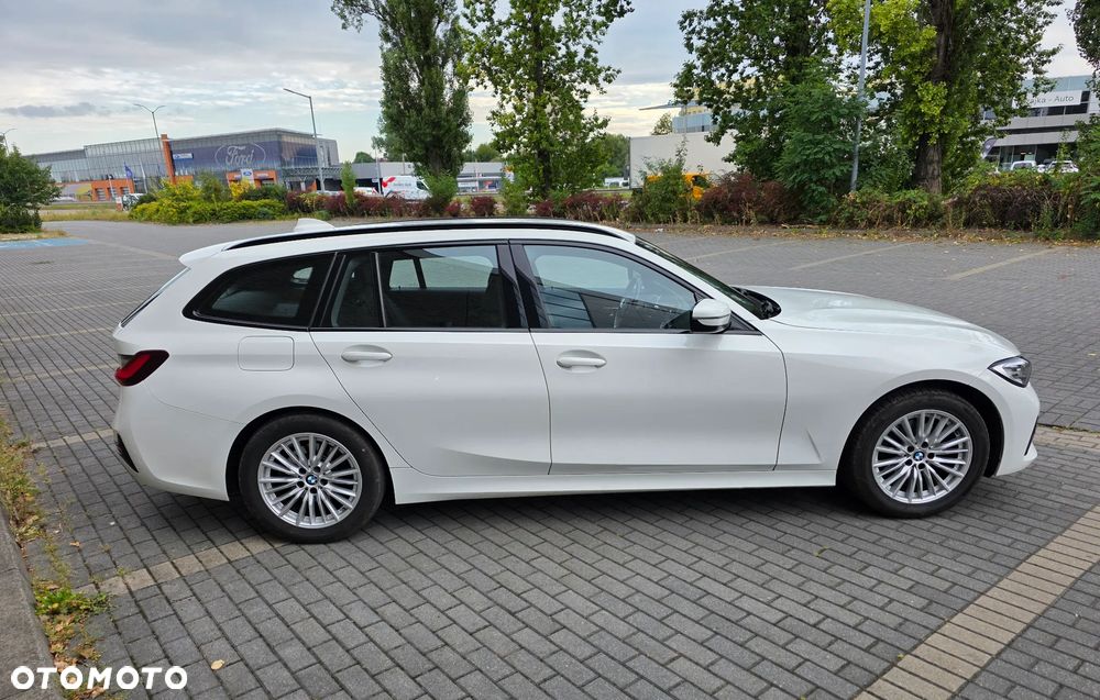 BMW Seria 3 320d MHEV Sport Line - 12