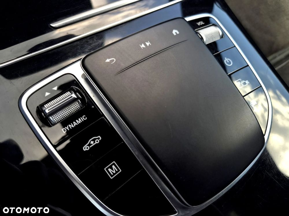 Mercedes-Benz GLC 300 de 4Matic 9G-TRONIC AMG Line Plus - 25