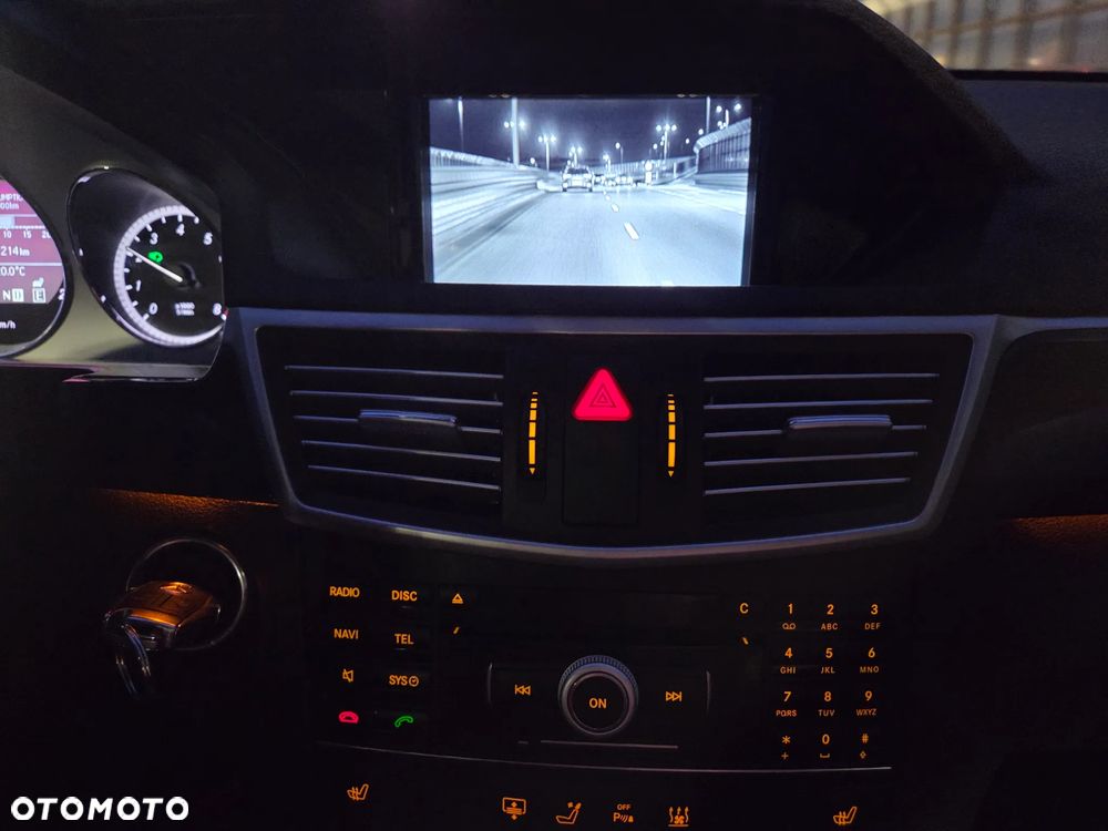 Mercedes-Benz Klasa E 250 CGI BlueEff Avantgarde - 27