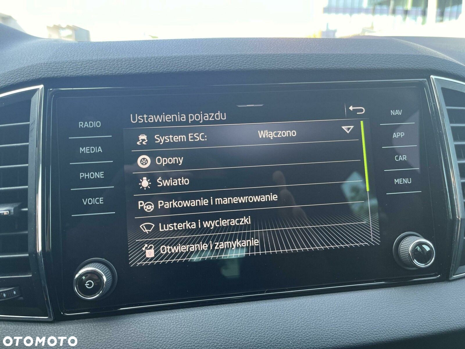 Skoda Karoq 1.6 TDI 4x2 Ambition DSG - 30