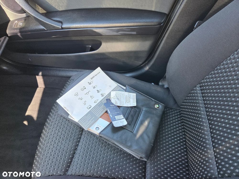 BMW Seria 3 318d DPF Edition Exclusive - 30