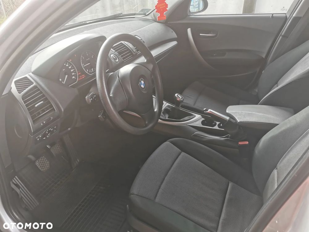 BMW Seria 1 118d - 11