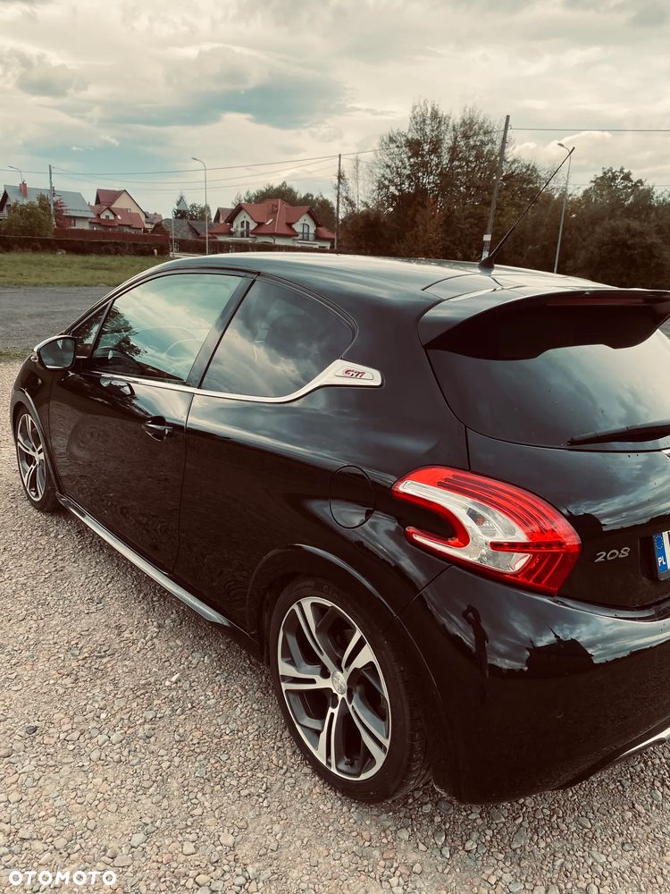 Peugeot 208 1.6 THP GTi - 4