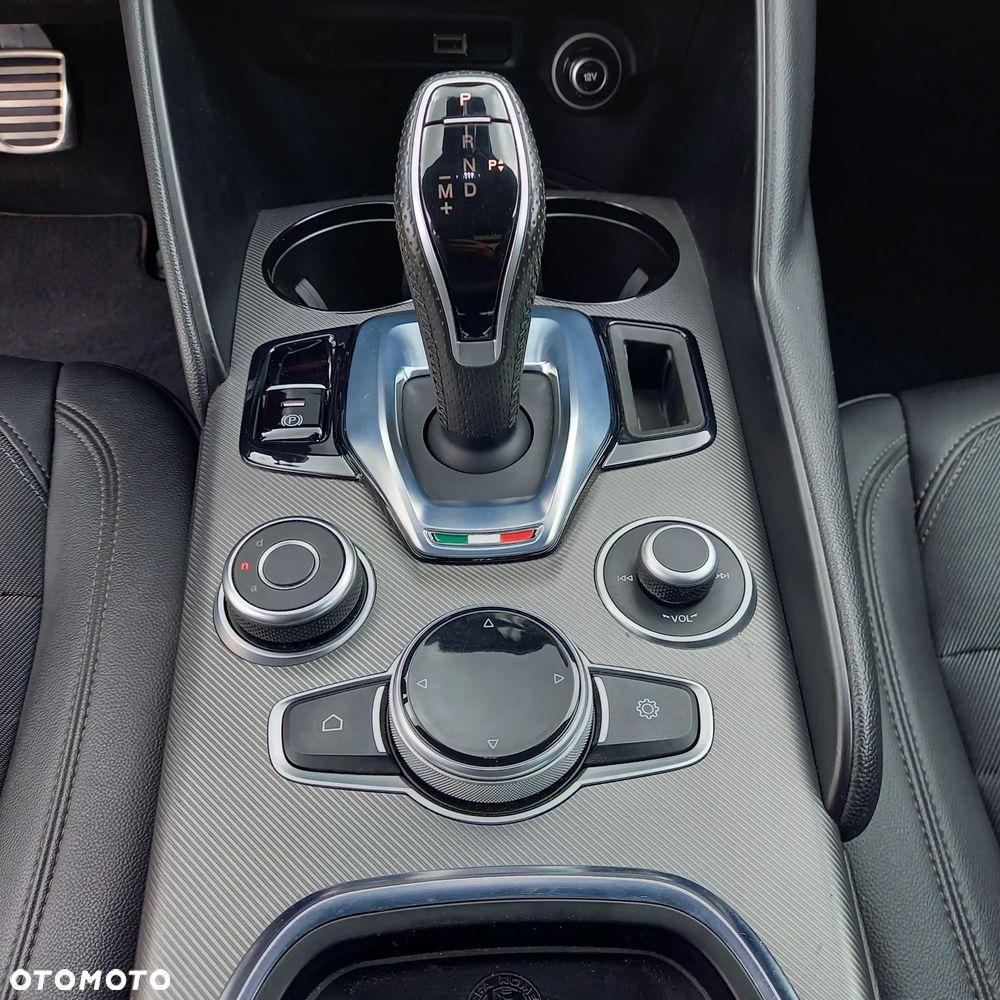 Alfa Romeo Giulia 2.2 D Turbo Sprint - 19