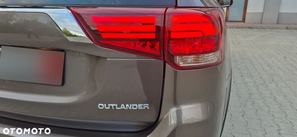 Mitsubishi Outlander 2.0 2WD Diamant Edition - 30