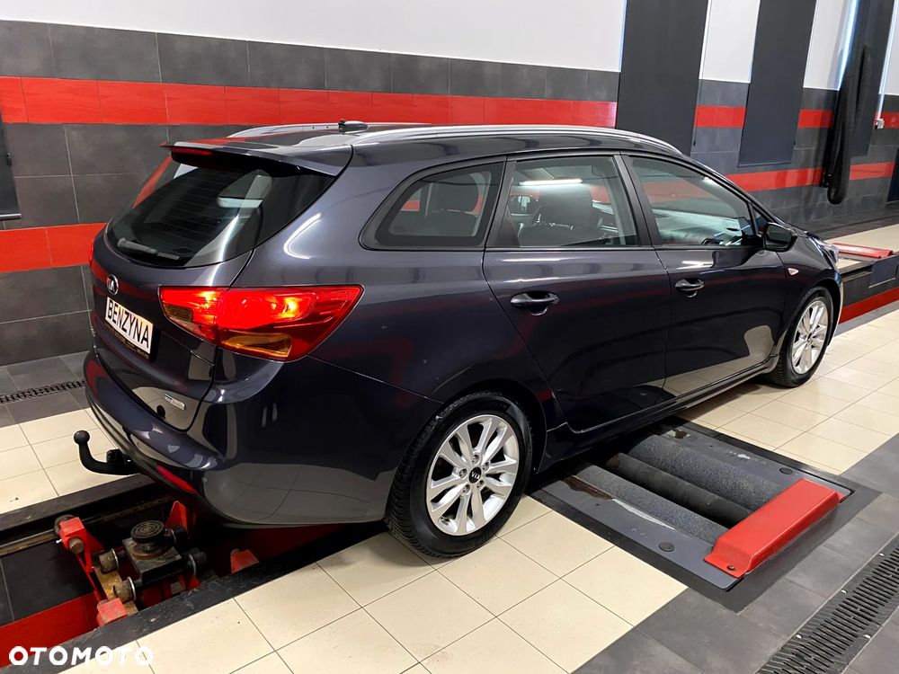 Kia Ceed 1.6 GDI ISG Platinum Edition - 7