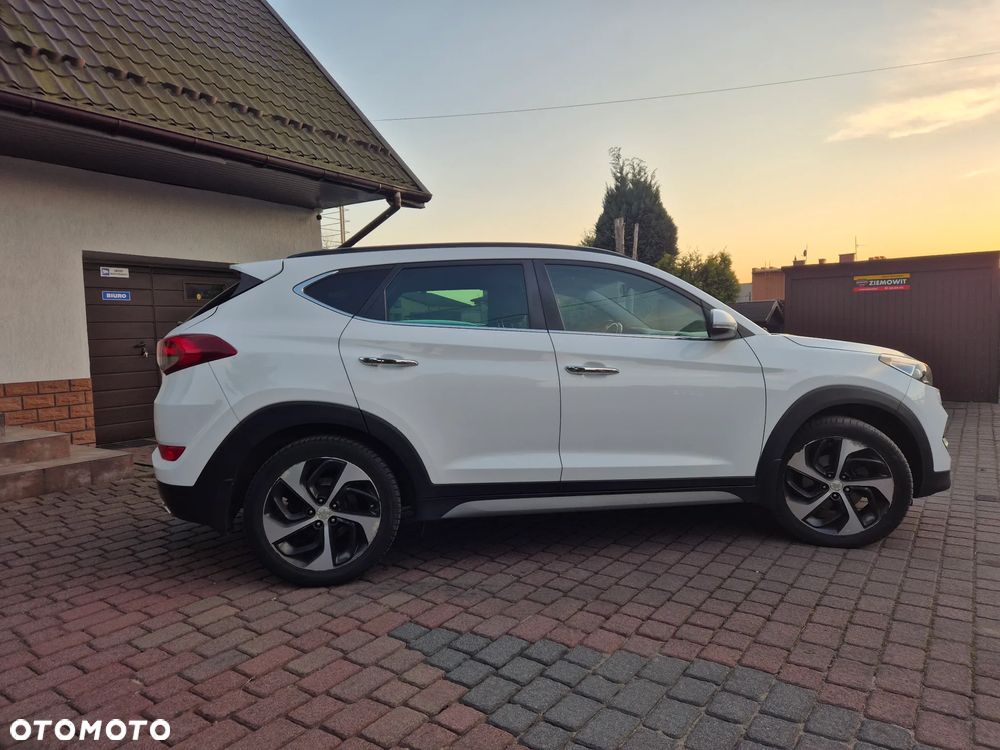 Hyundai Tucson 2.0 CRDI BlueDrive Style 2WD - 5
