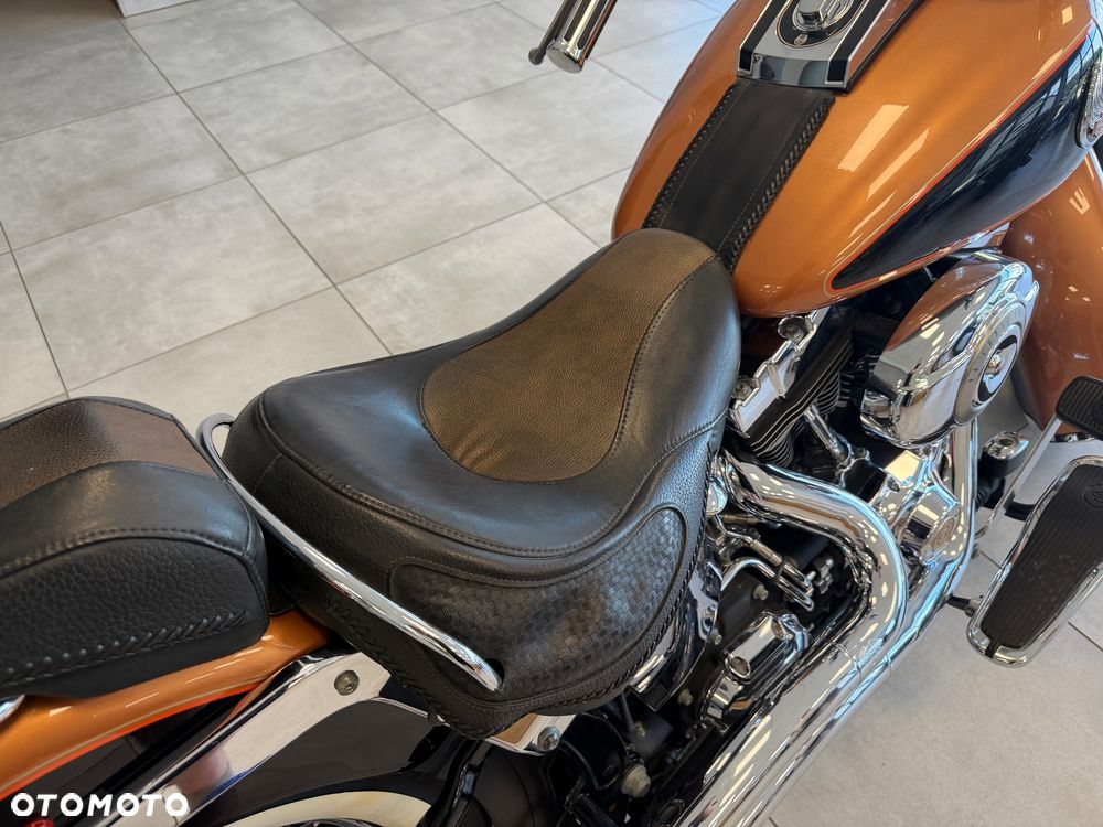 Harley-Davidson Softail Deluxe - 6