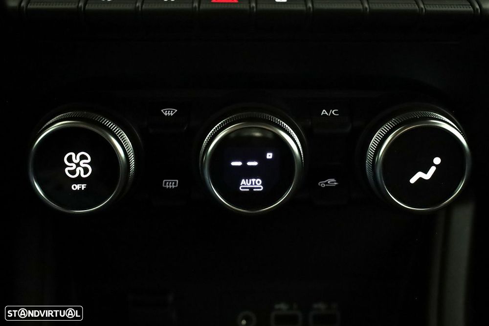 Renault Captur 1.0 TCe Techno Bi-Fuel - 12